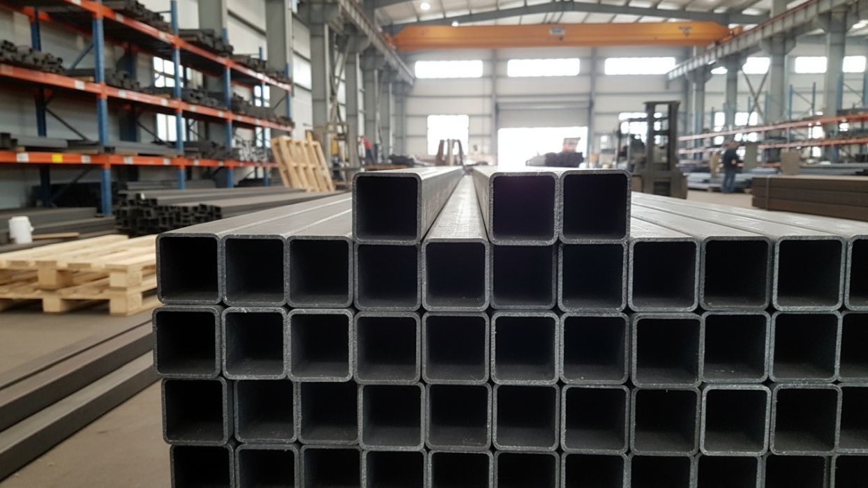 Çeşitli Ebatlarda Siyah Kutu Profil Seçenekleri