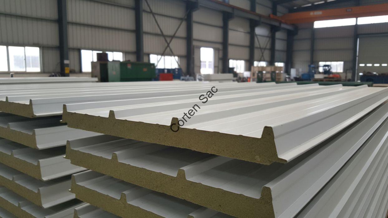 Çatı Sandviç Panel Fiyatları 1 Çatı sandviç panel fiyatları için PUR ve taşyünü panel görünümü